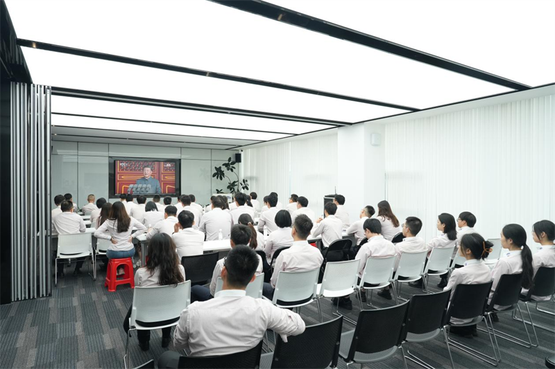 Десет години възходи и падения, 1,4 милиарда човешки сърца — QGM споделя слава с Родината