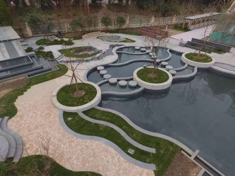 Овластяване на развитието на инфраструктурата: Оборудването за производство на тухли на Quangong Machinery Co., Ltd. повишава ефективното производство на зелени строителни материали