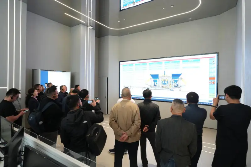 Второто заседание на постоянния съвет на 8-та сесия на Китайската асоциация на градивните блокове се проведе в Куанджоу; Quangong Machinery Co., Ltd. допринася за обмена и развитието на индустрията.